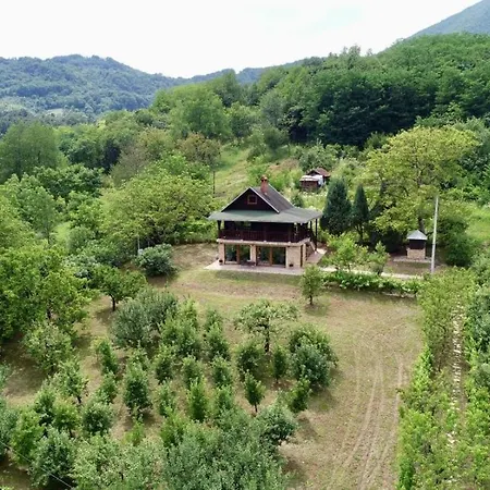 別荘 Forest Heaven Retreat With Jakuzz Čačak