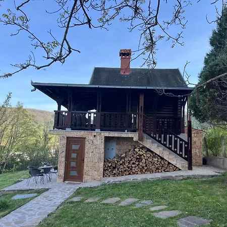 Дом отдыха Dedovina Pakovrace