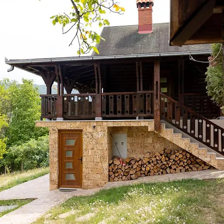 Dedovina Pakovrace Nyaraló Čačak